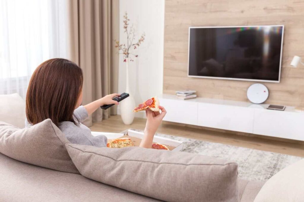 Lo sai perché davanti la televisione si mangia di più la curiosità