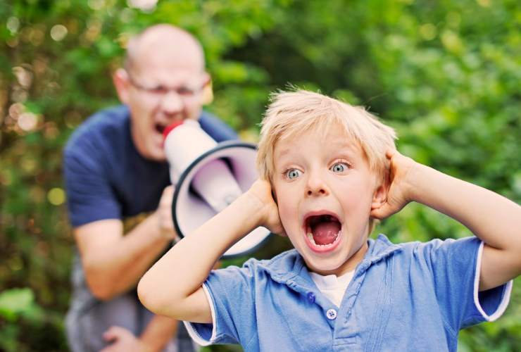 urlare minacciare figli efficacia danno