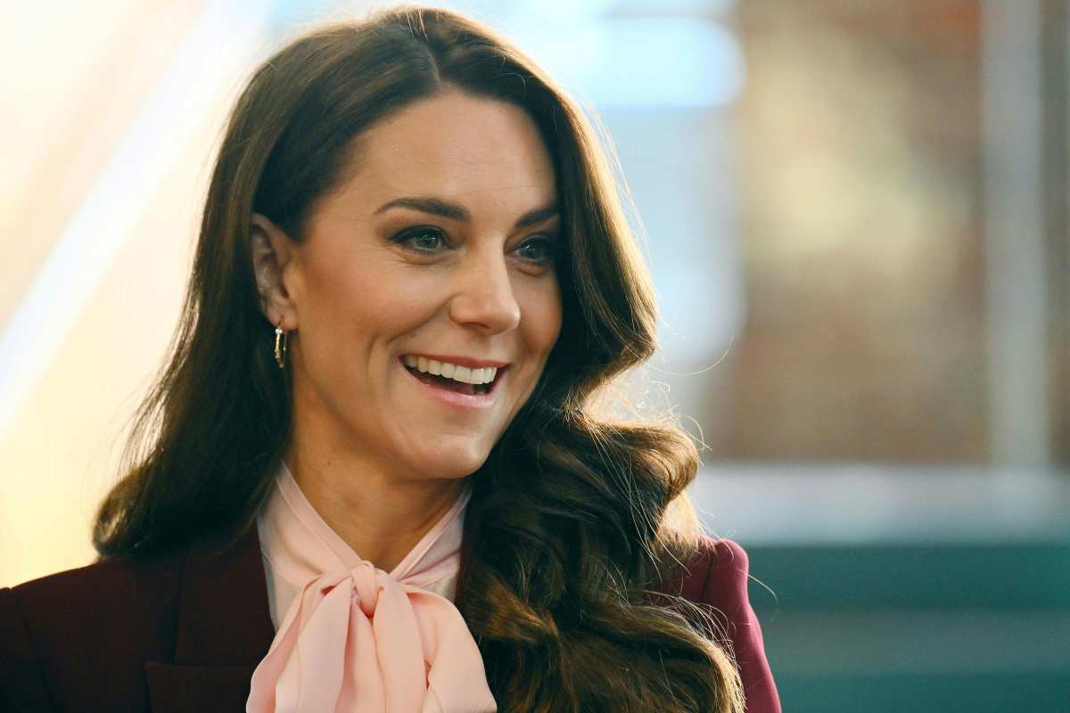 Kate Middleton all'incoronazione di Carlo: è magnetica nel suo abito blu