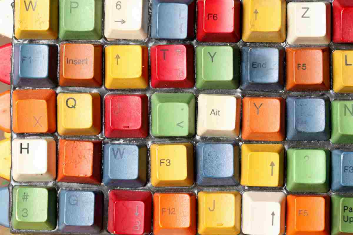 Quali sono state le prime lettere digitate su Internet?