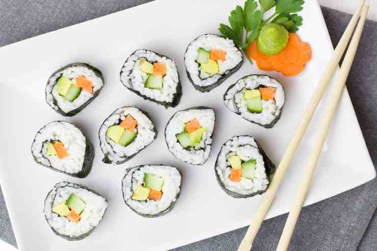 Odore e consistenza del sushi ci rivelano se è sano